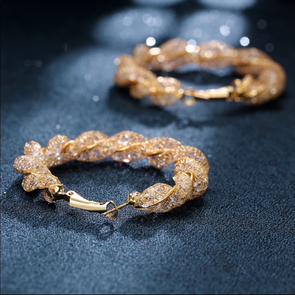 NEW 💎18K GOLD DIAMOND TWISTED ROUND EARRINGS - Picture 4 of 6